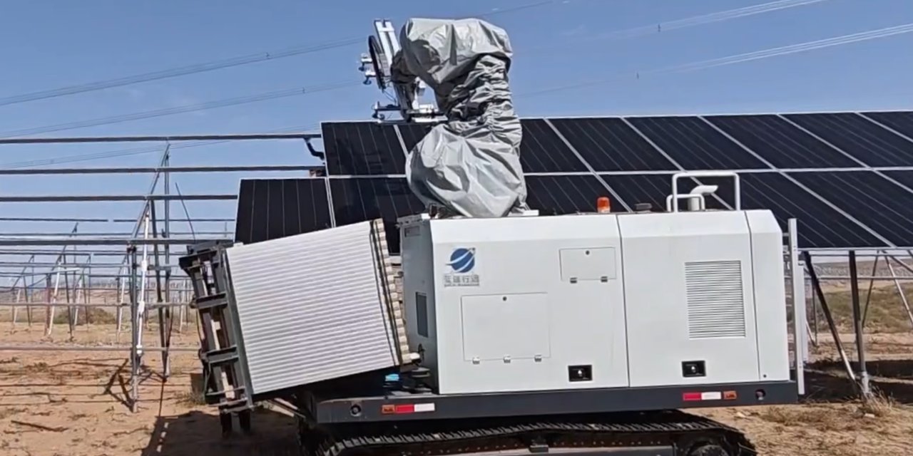 solar construction robot